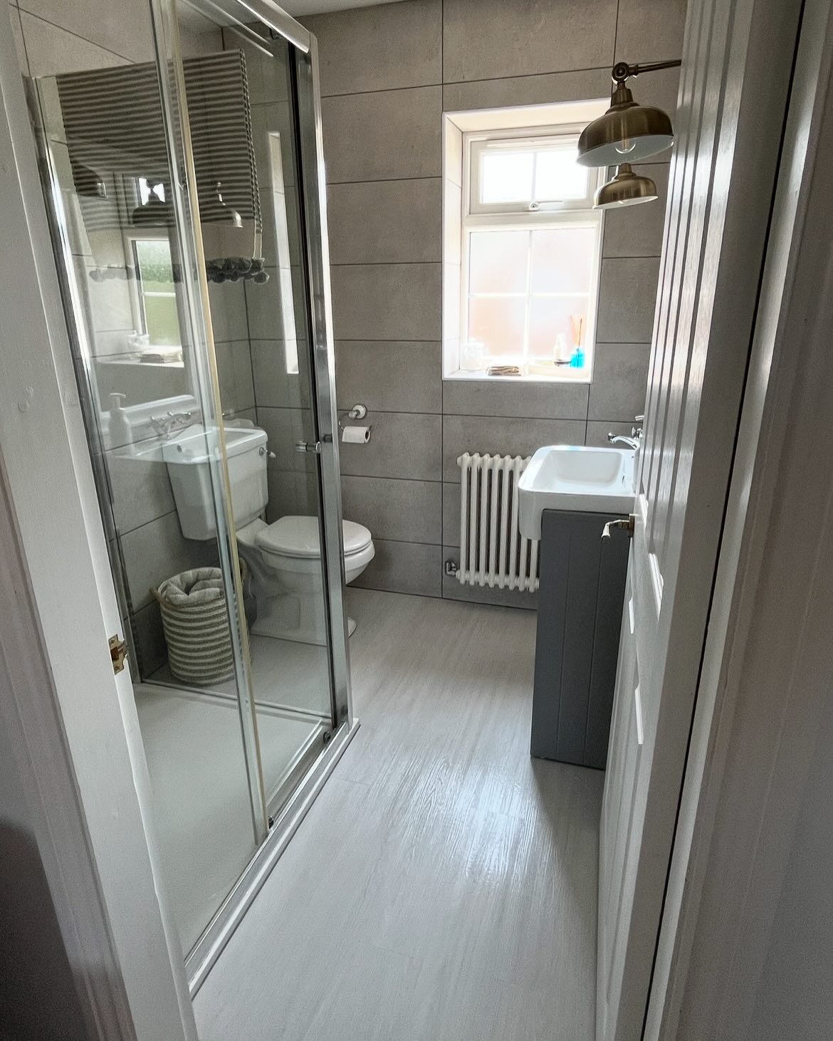 Modern bathroom cleaning result